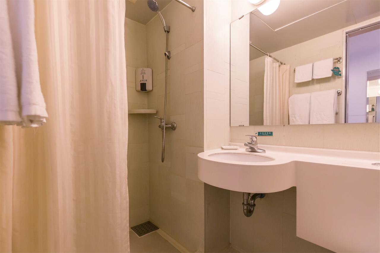 Jinjiang Inn Xianning Yinquan Avenue Hot Spring Hotel Bagian luar foto